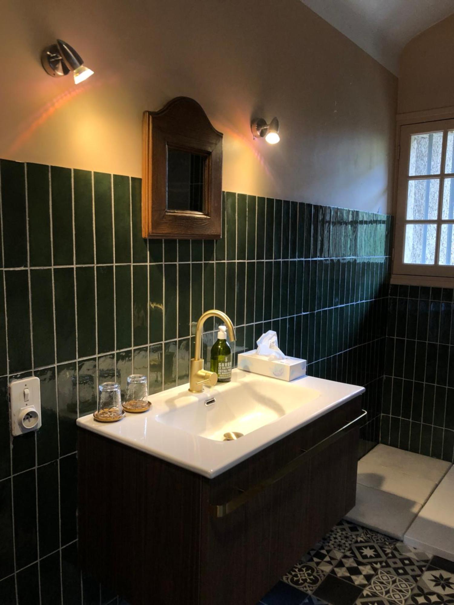 La Maison Aux Murs Anciens Et Ses Chambres 塔布 外观 照片